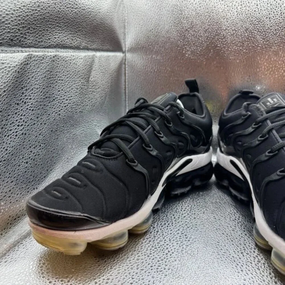 Size 11 - Nike Air VaporMax Plus Black Anthracite Low Athletic‎ Shoes 924453-010